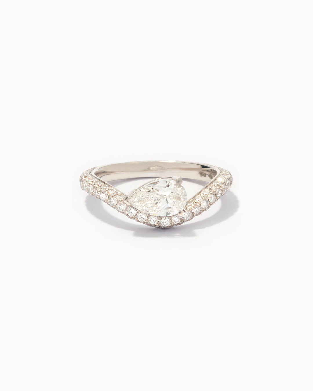 Temperance Solitaire Pavé, Anello