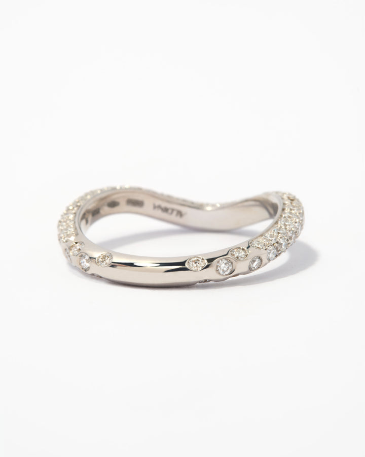 Tempérance Pavé, Anello