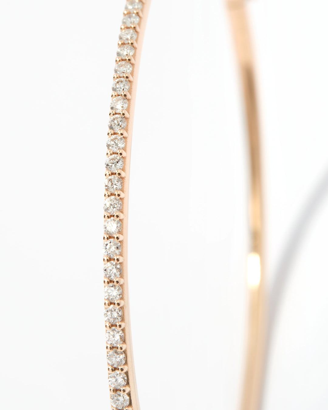 Daphne, Bangle
