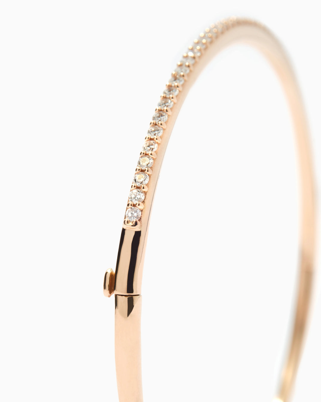 Daphne, Bangle