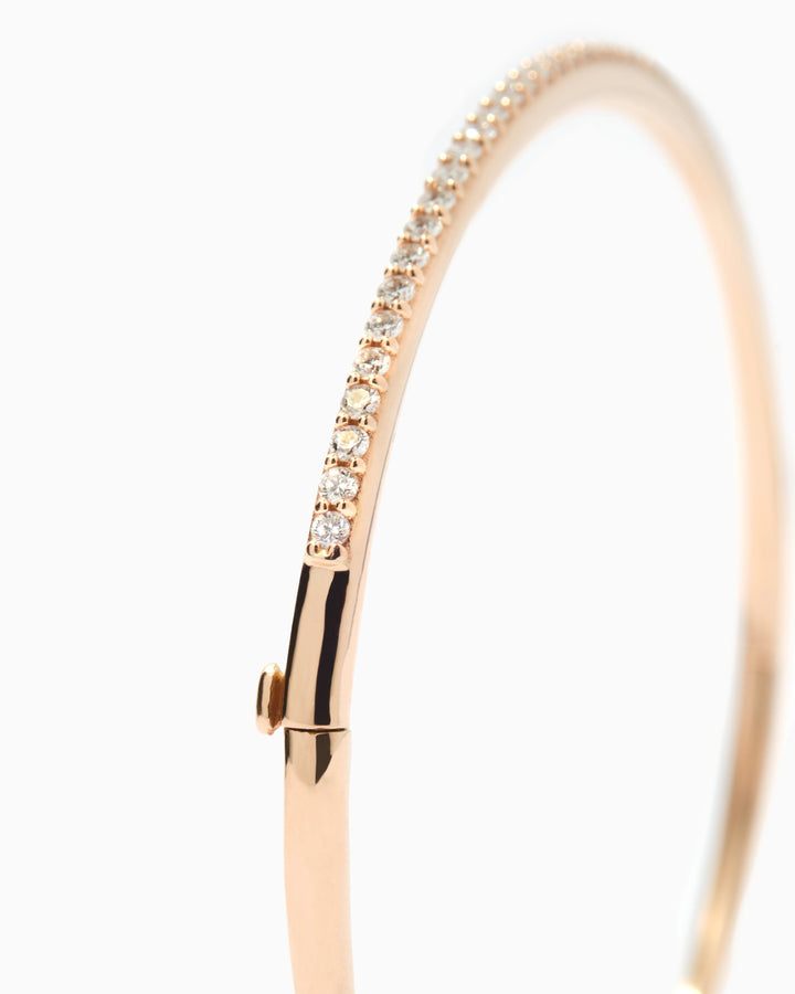 Daphne, Bangle