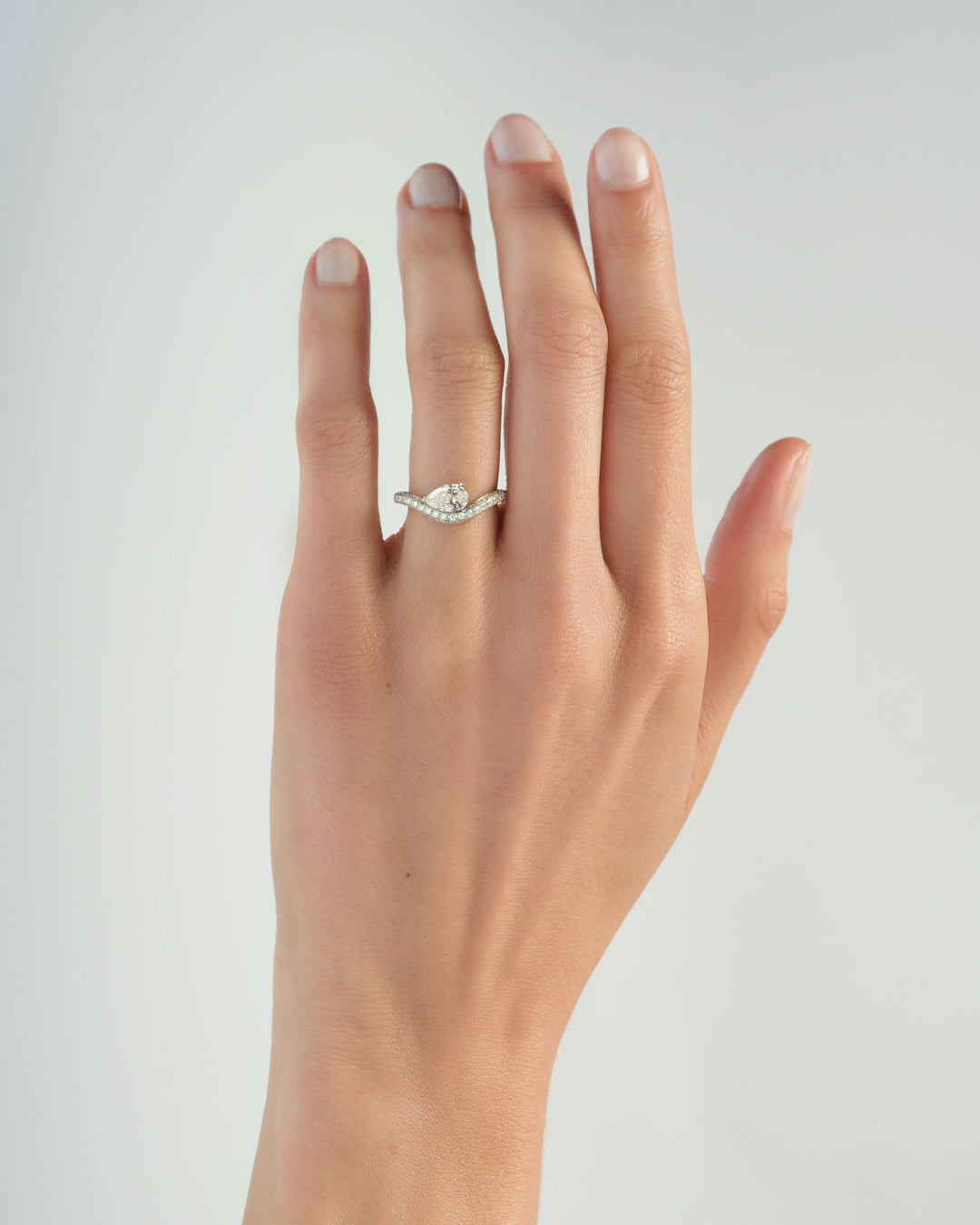Temperance Solitaire Pavé, Anello