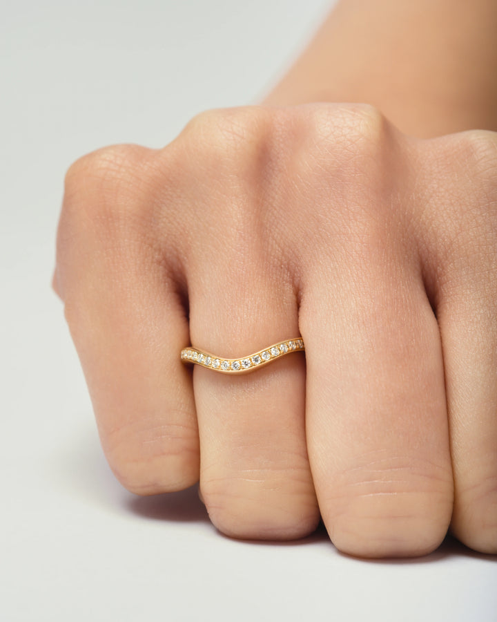 Temperance Line One Row, Anello