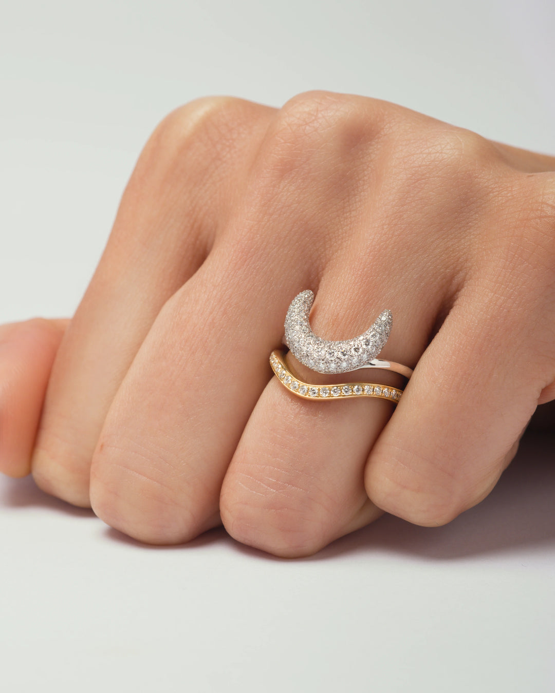 Temperance Line One Row, Anello