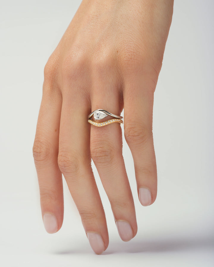Temperance Line One Row, Anello