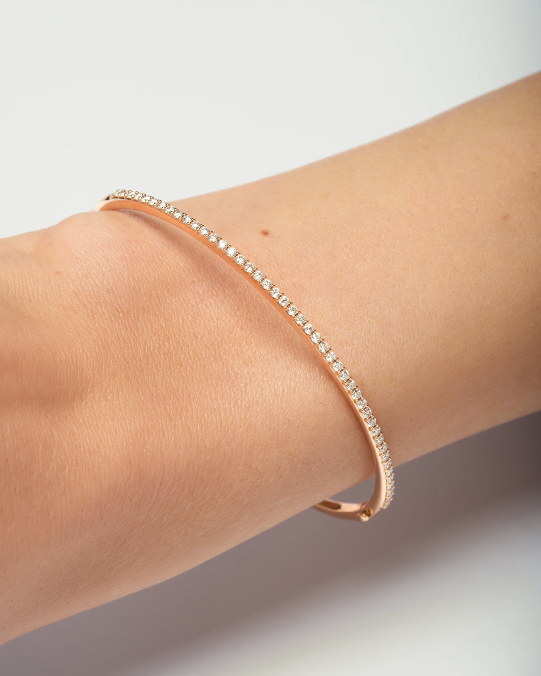 Daphne, Bangle
