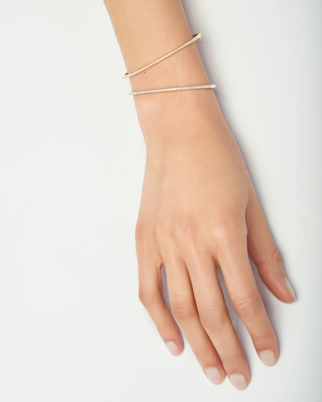 Daphne, Bangle