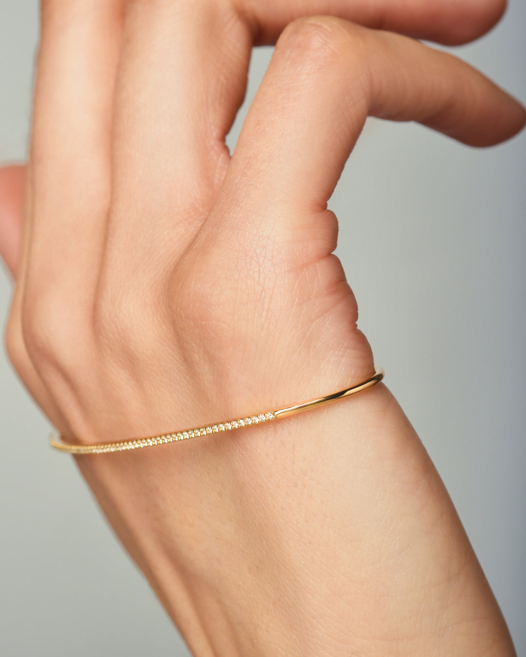 Athena Star, Palm cuff