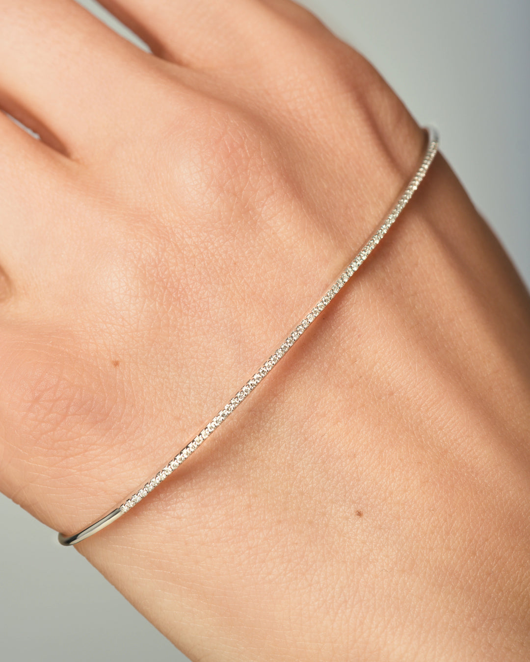 Athena Star, Palm cuff