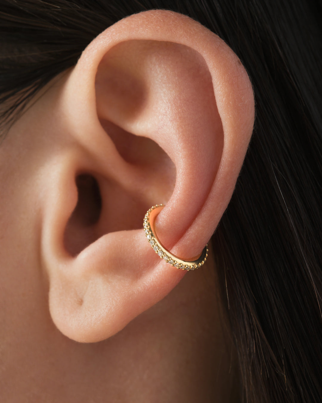 Lyra Single, Earcuff