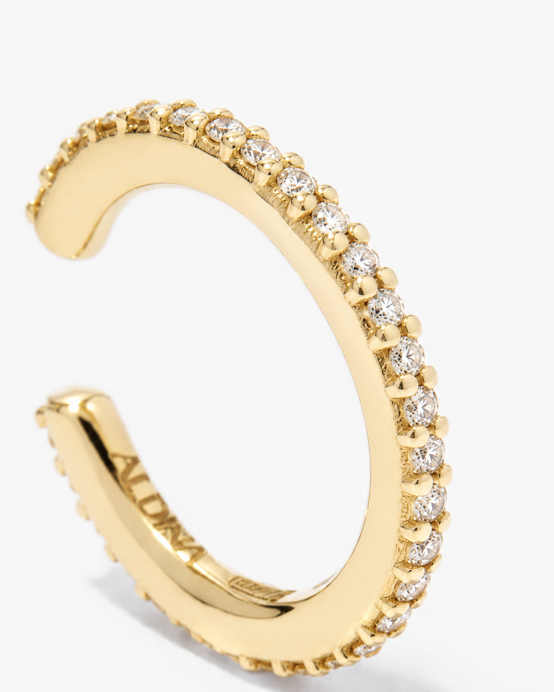 Lyra Single, Earcuff