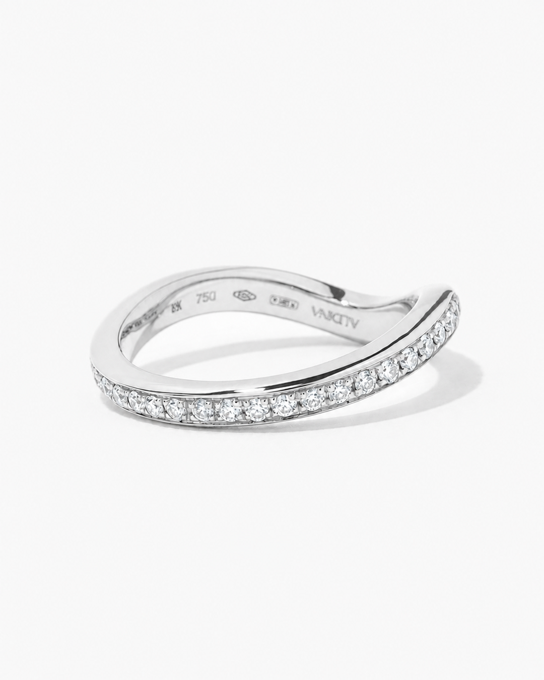 Temperance Line One Row, Anello